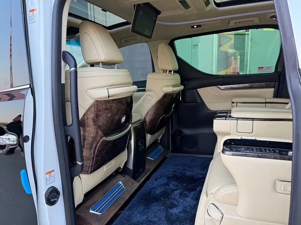 Toyota Vellfire 2022 — фото 6