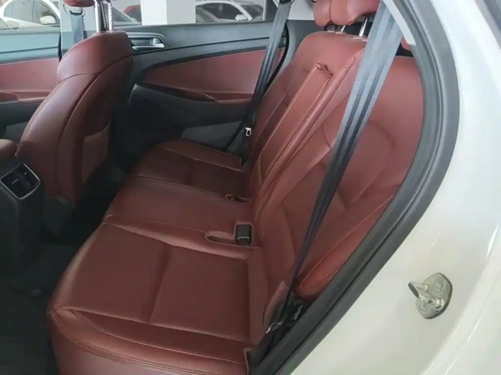 Hyundai Tucson 2015 — фото 17