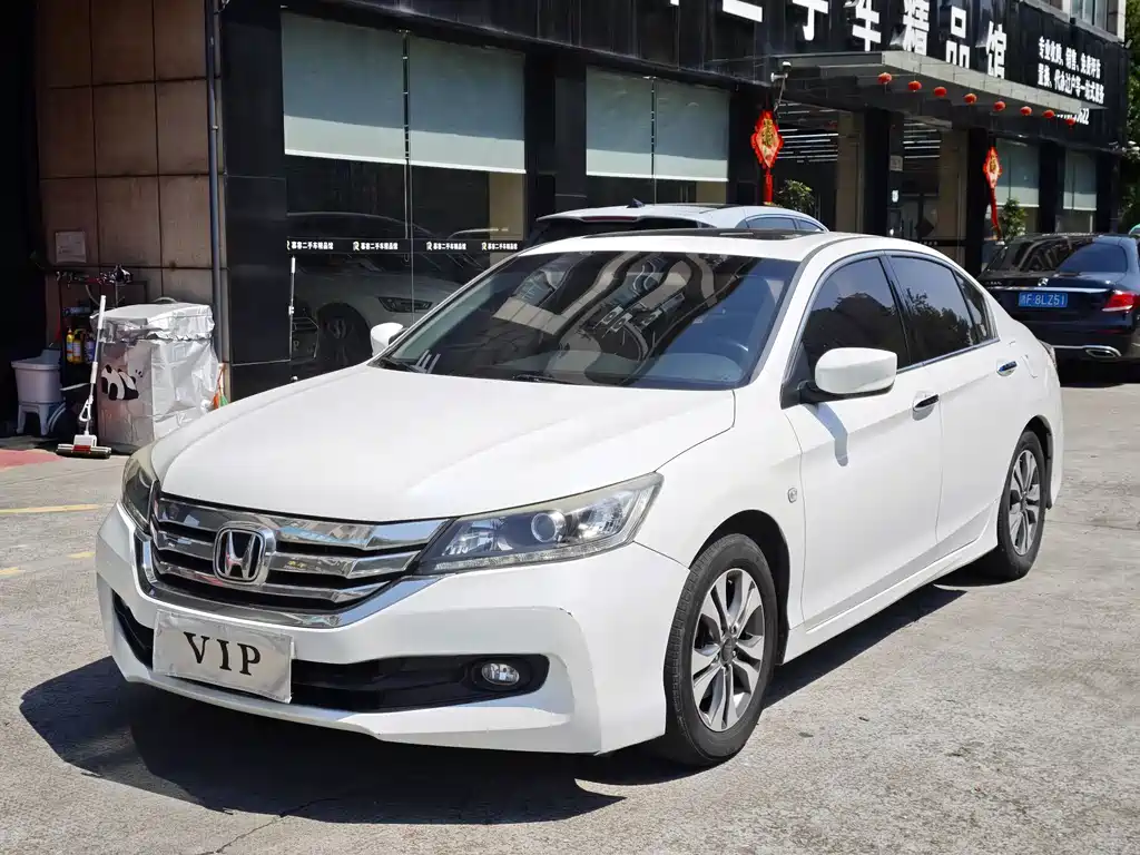 Honda Accord 2016 — фото 1