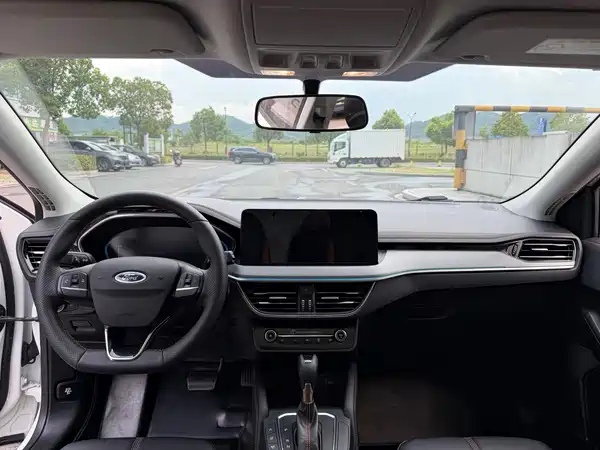 Ford Focus 2023
