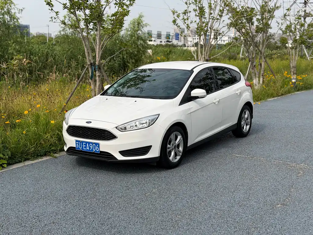 Ford Focus 2019 — фото 1