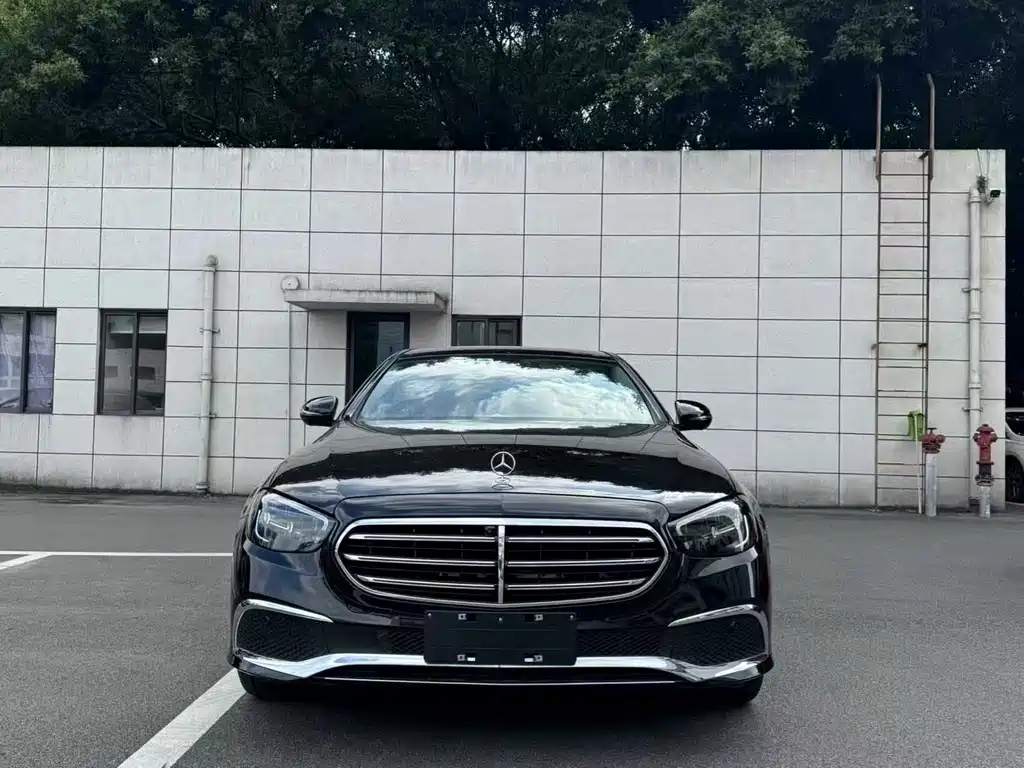 Mercedes-Benz E-Class 2023 — фото 2