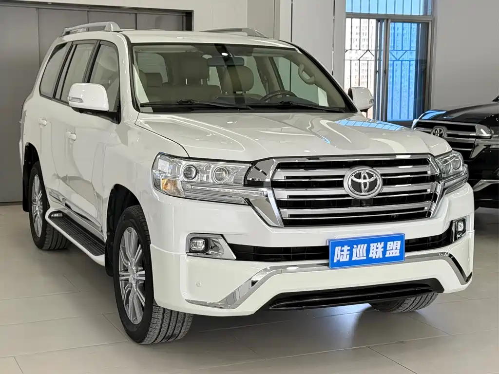 Toyota Land Cruiser 2018 — фото 2