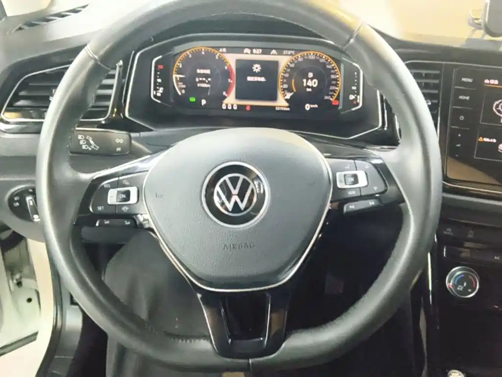 Volkswagen T-Roc 2021 — фото 11