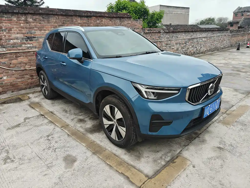Volvo XC40 2023 — фото 6