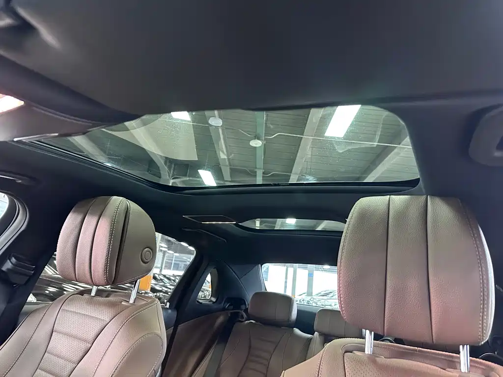 Mercedes-Benz E-Class 2023 — фото 4