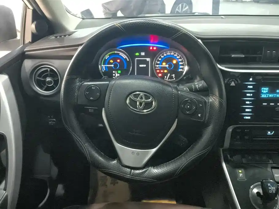 Toyota Corolla 2018 — фото 14