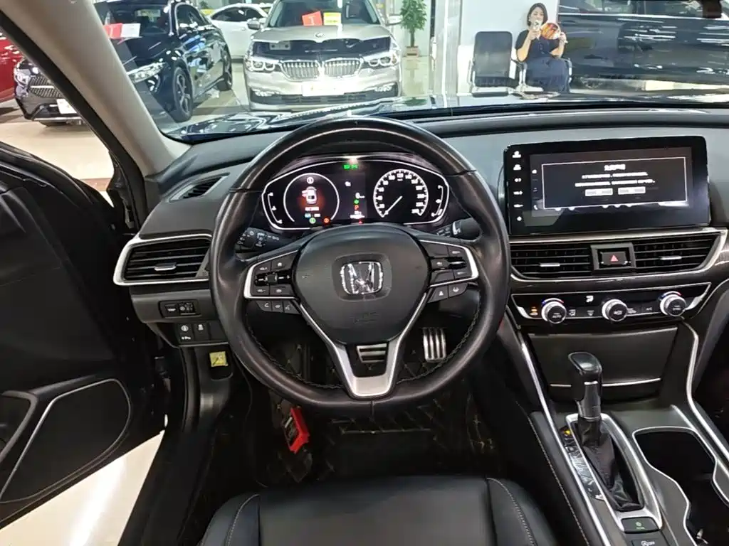 Honda Accord 2023 — фото 11