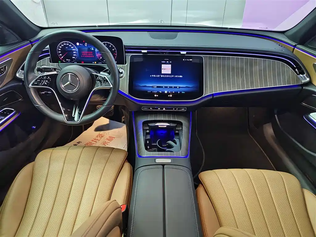 Mercedes-Benz E-Class 2024 — фото 12