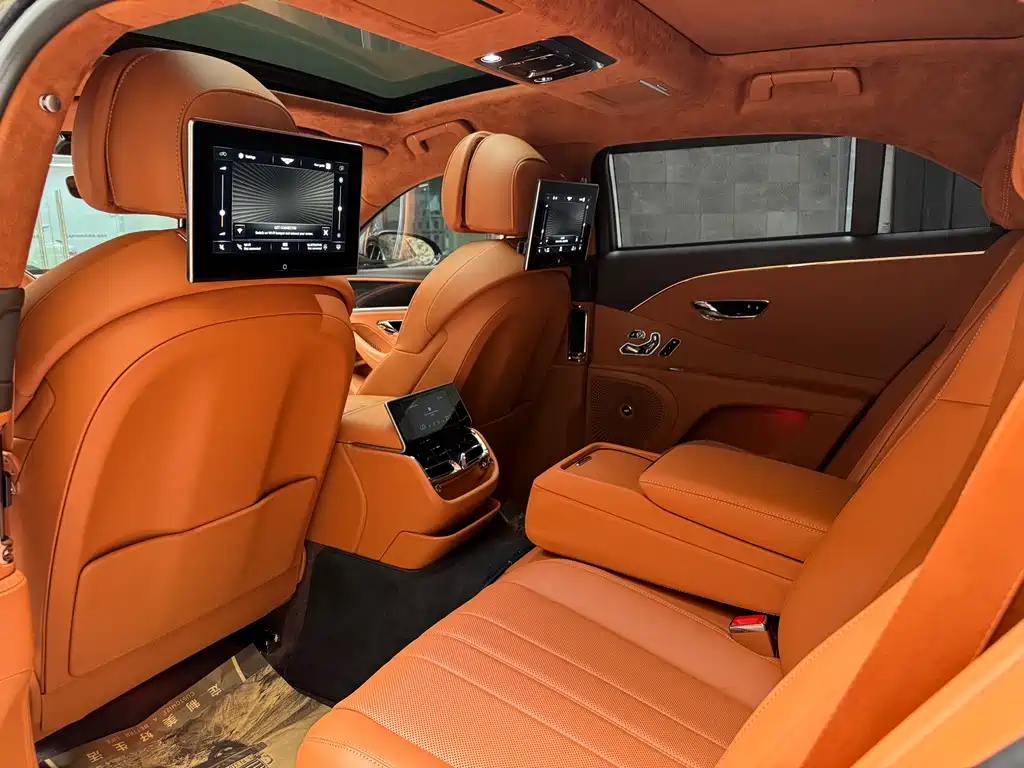 Bentley Flying Spur PHEV 2023 — фото 16