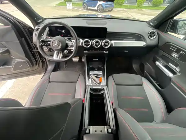 Mercedes-Benz GLB AMG 2025