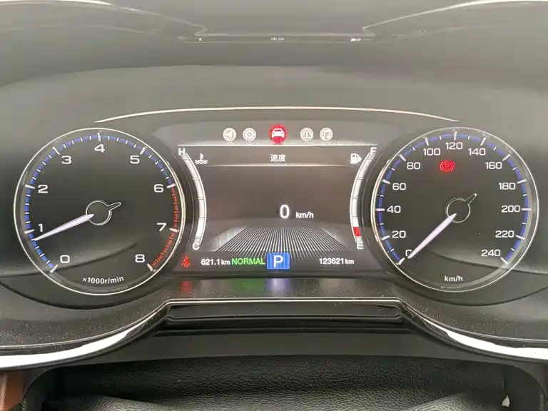 GAC Trumpchi GS8 2018 — фото 15