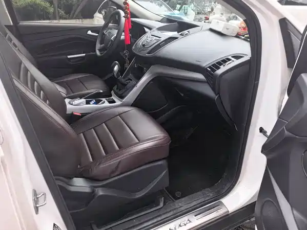 Ford Kuga 2016
