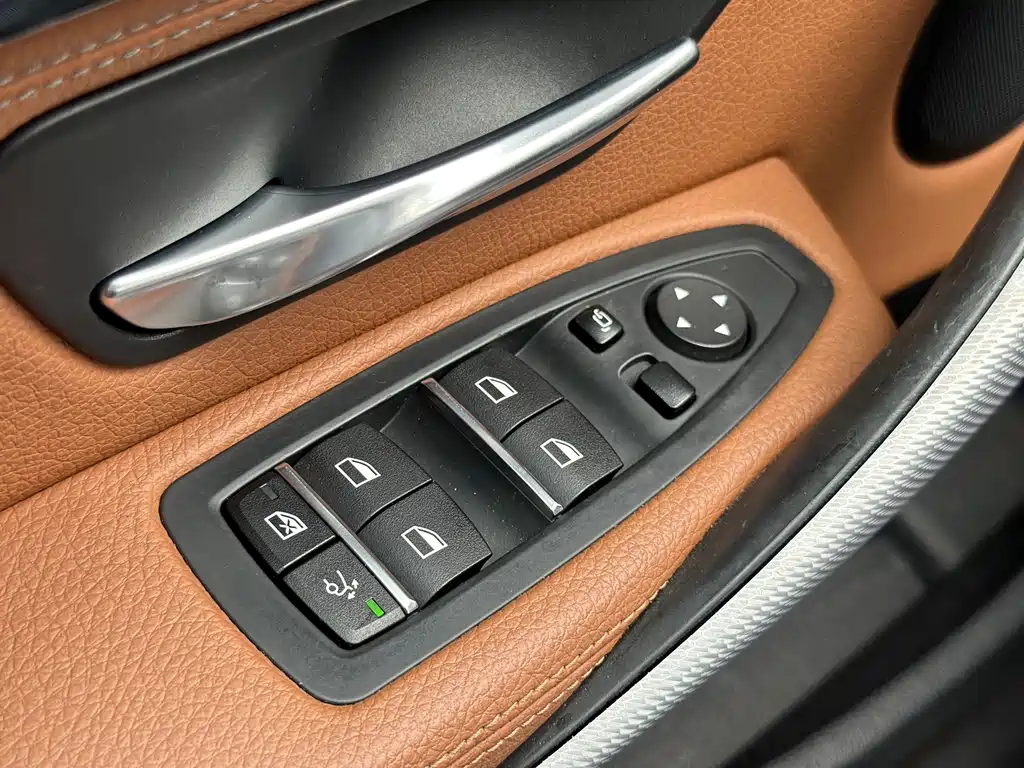 BMW 3 Series GT 2018 — фото 15