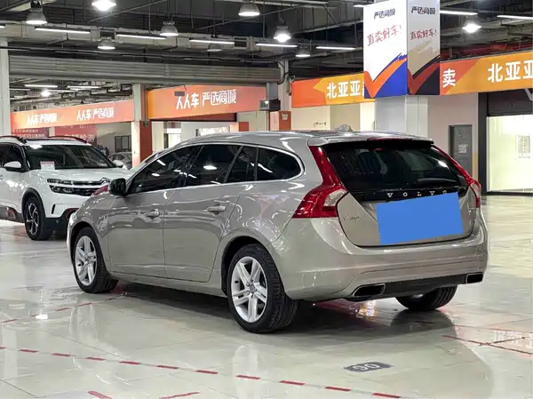 Volvo V60 2016