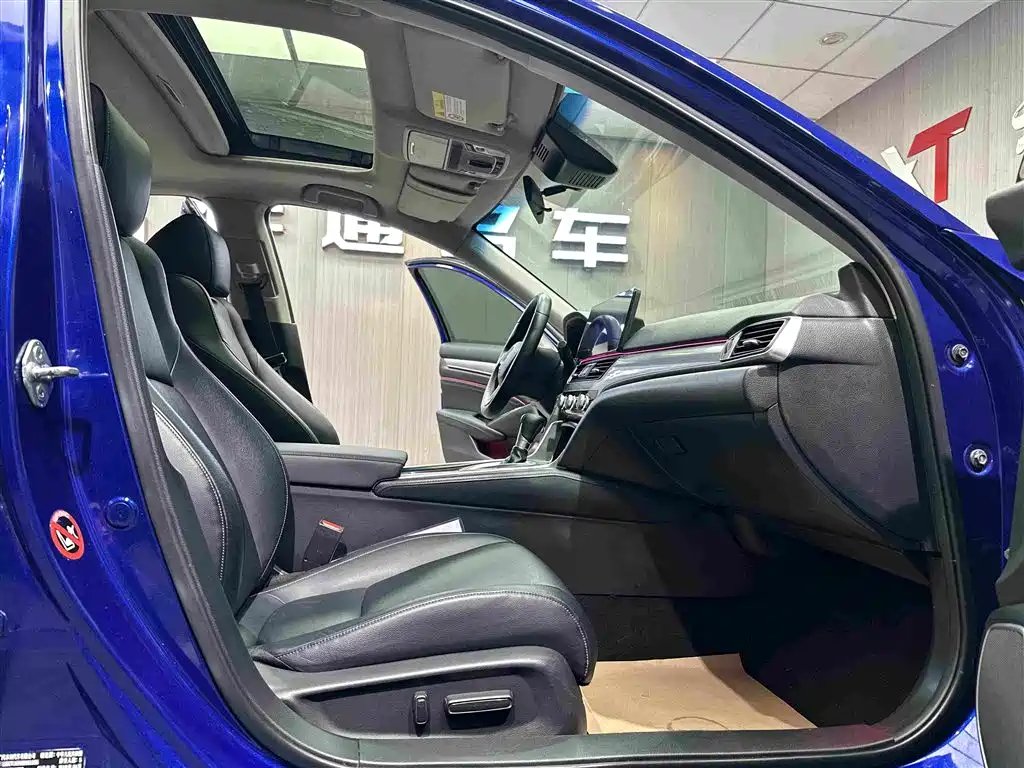 Honda Accord 2018 — фото 11