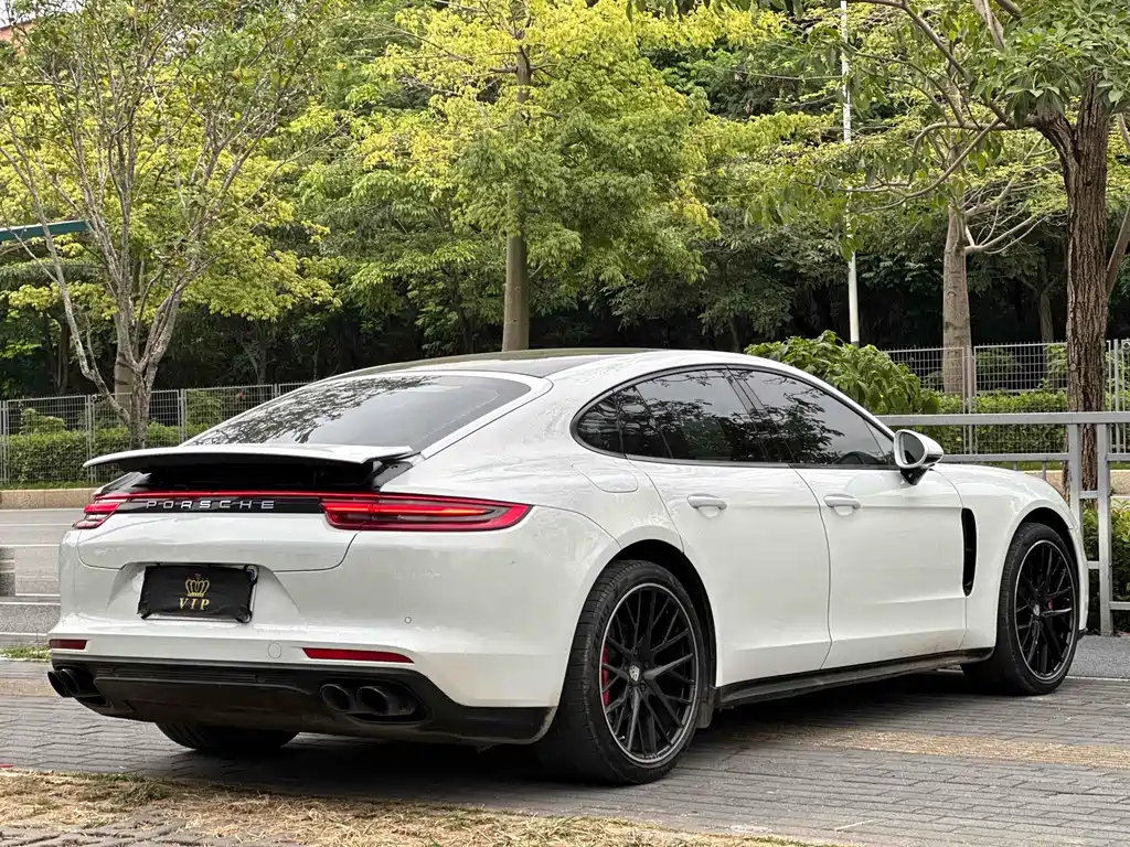 Porsche Panamera 2018 — фото 9