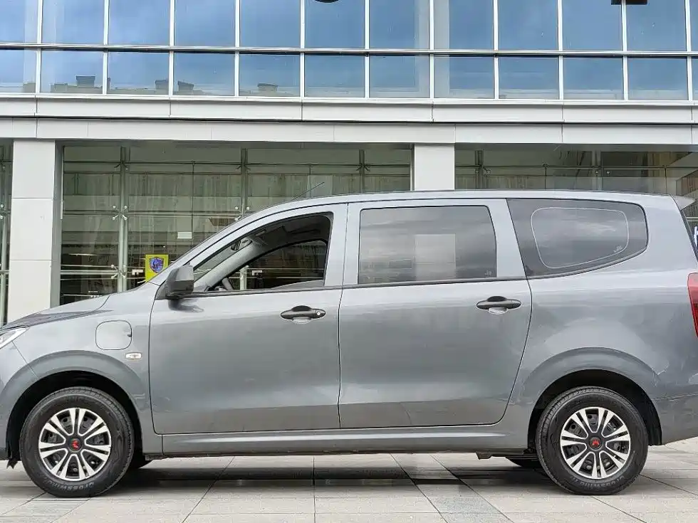 Wuling Hongguang New Energy 2025