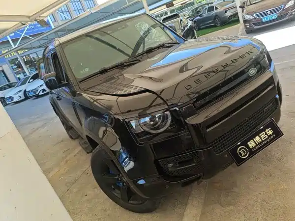 Land Rover Defender 2023