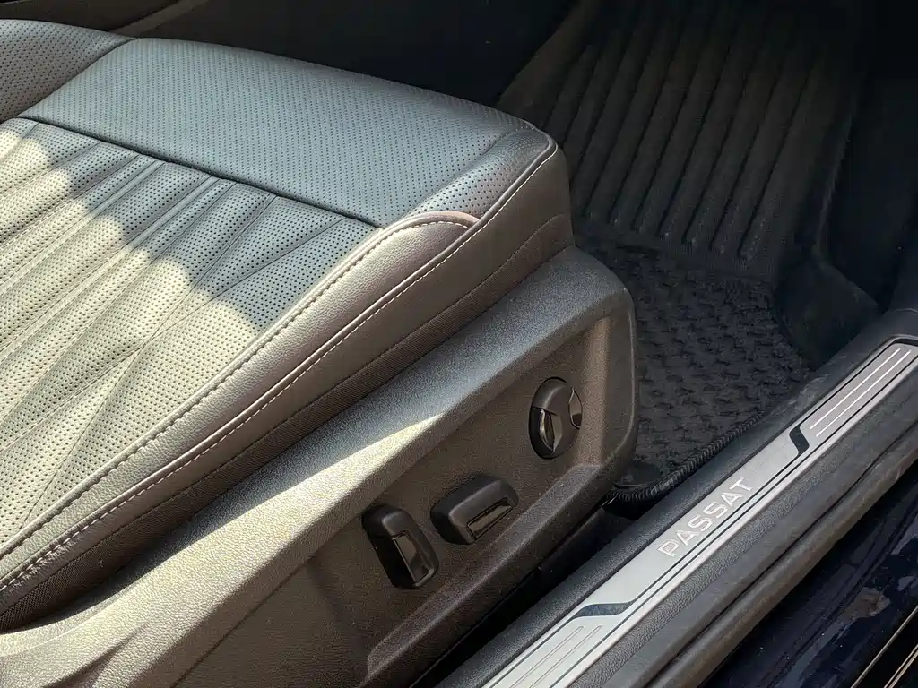 Volkswagen Passat 2023 — фото 14