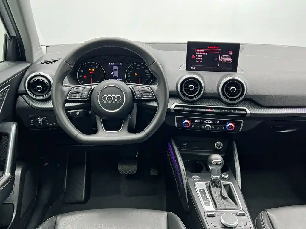 Audi Q2L 2022 — фото 19