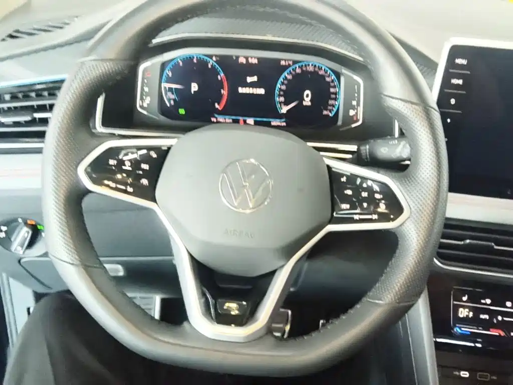 Volkswagen Tiguan L 2022 — фото 11