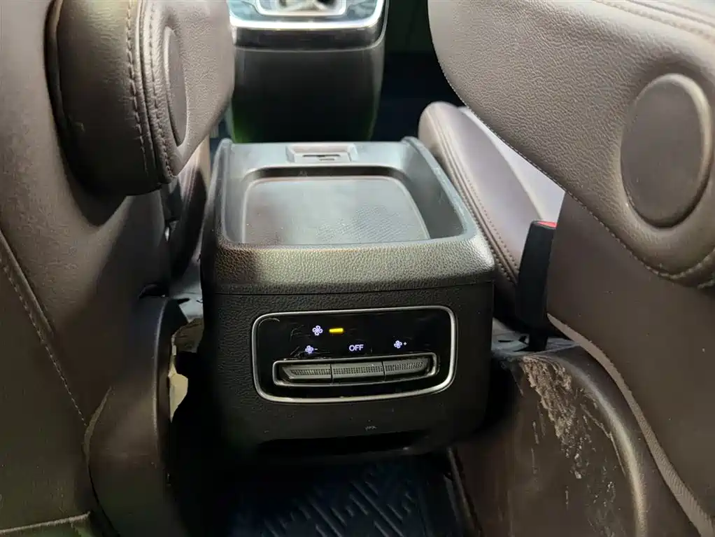 GAC Motor Trumpchi M6 2019 — фото 17