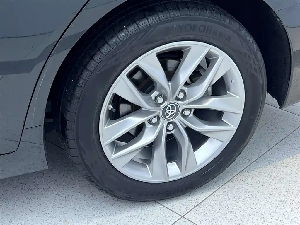 Toyota Avalon 2022 — фото 11