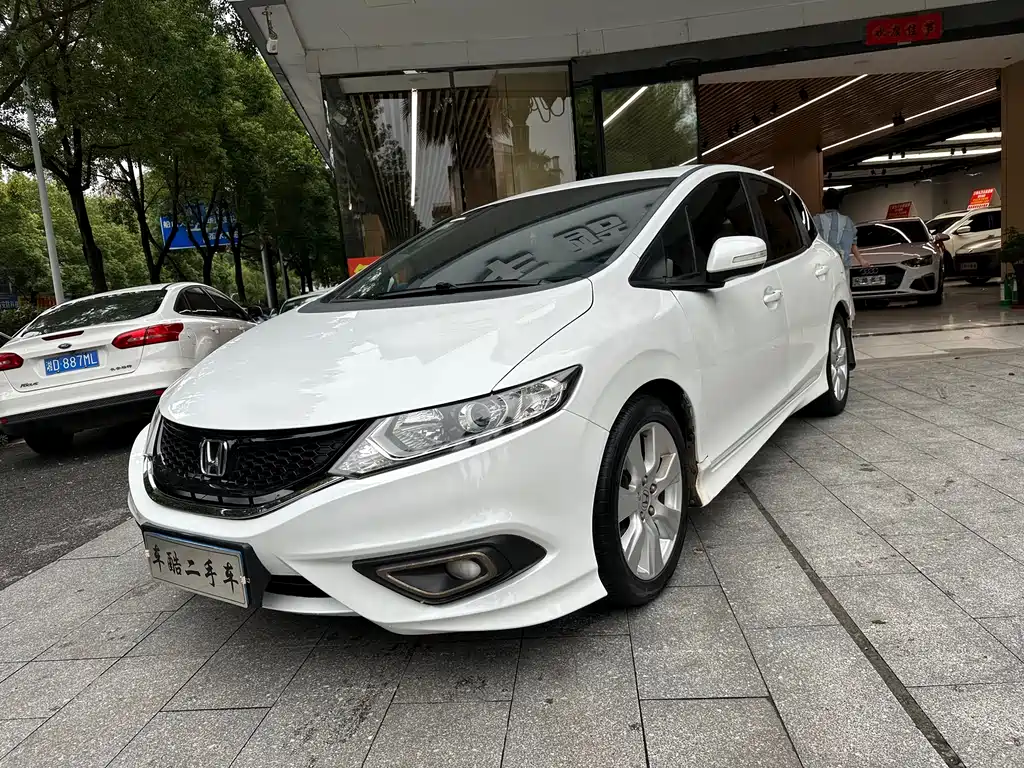 Honda Jade 2015