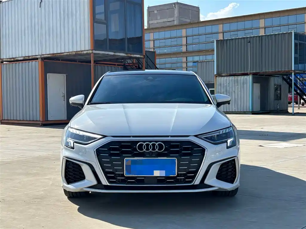 Audi A3 2023 — фото 2