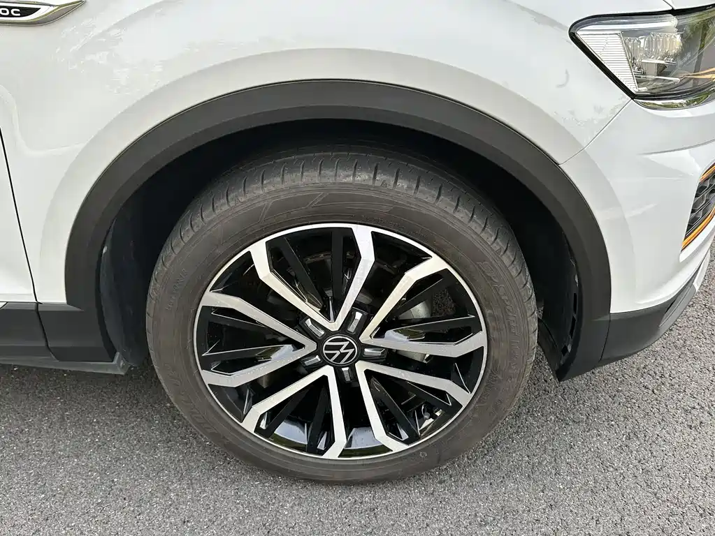 Volkswagen T-Roc 2023 — фото 12