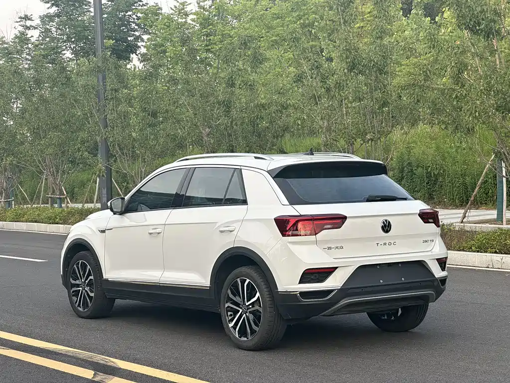 Volkswagen T-Roc 2023 — фото 18