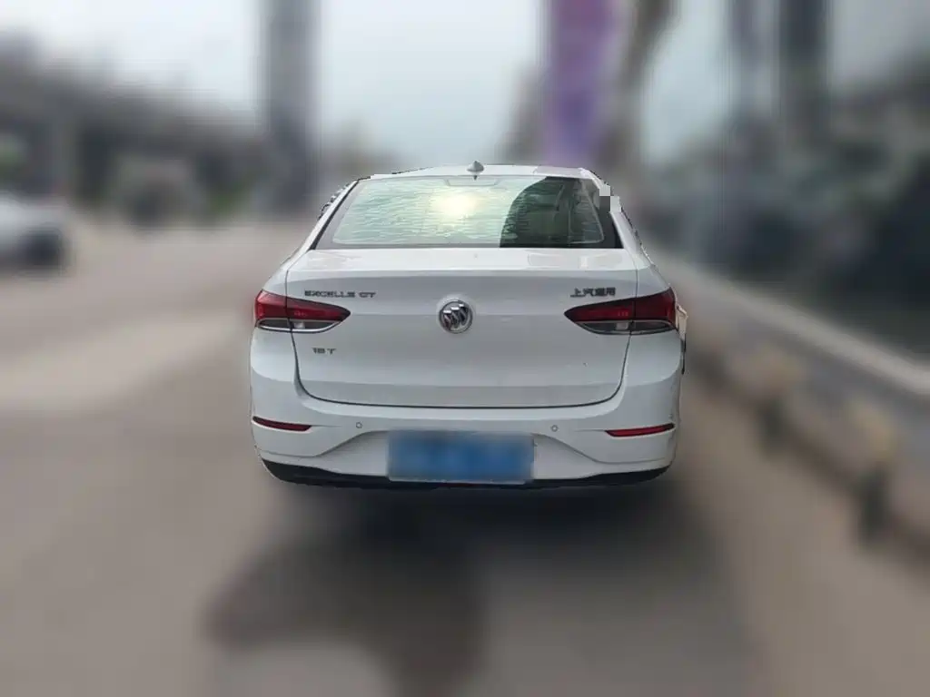 Buick Excelle 2017 — фото 10