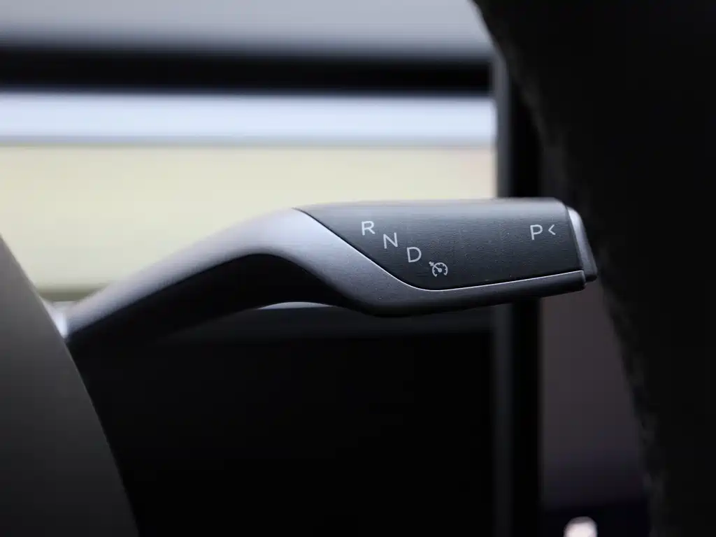 Tesla Model Y 2023 — фото 10