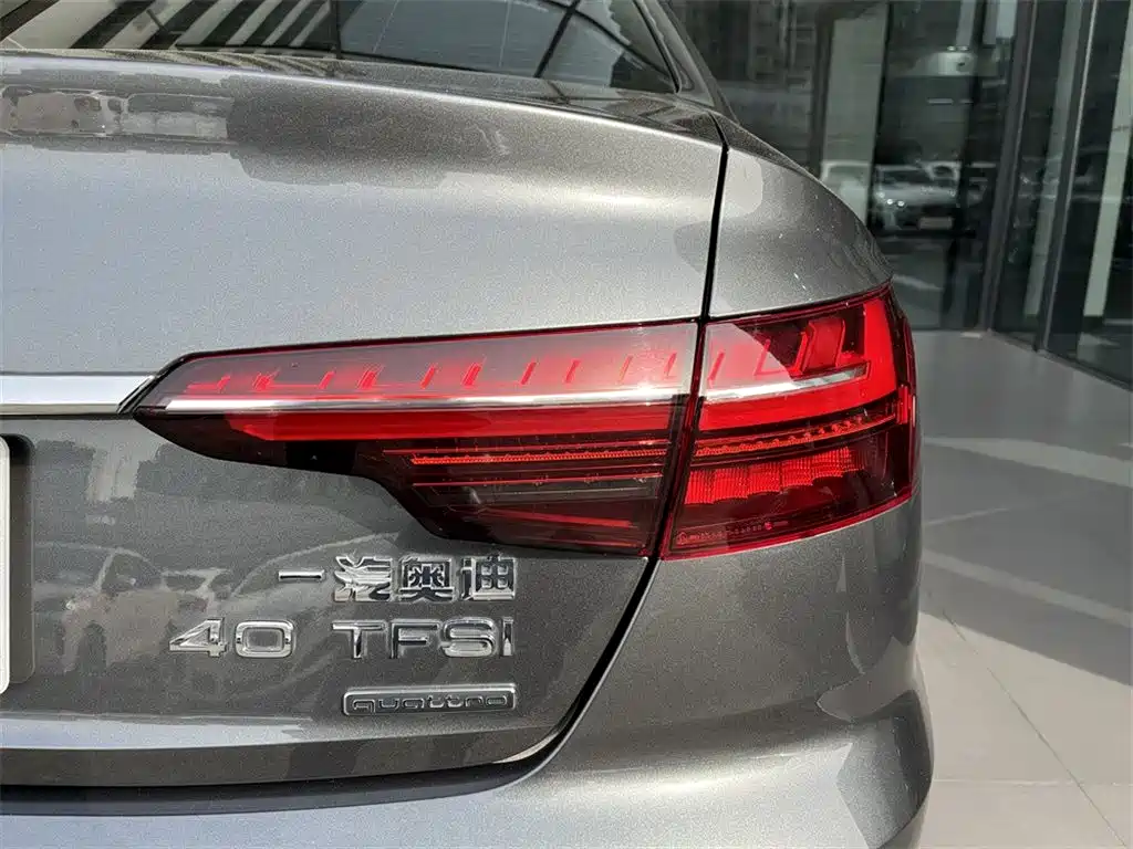 Audi A4L 2021 — фото 13