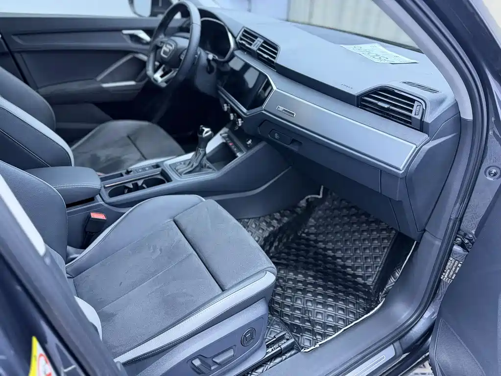 Audi Q3 2022 — фото 10