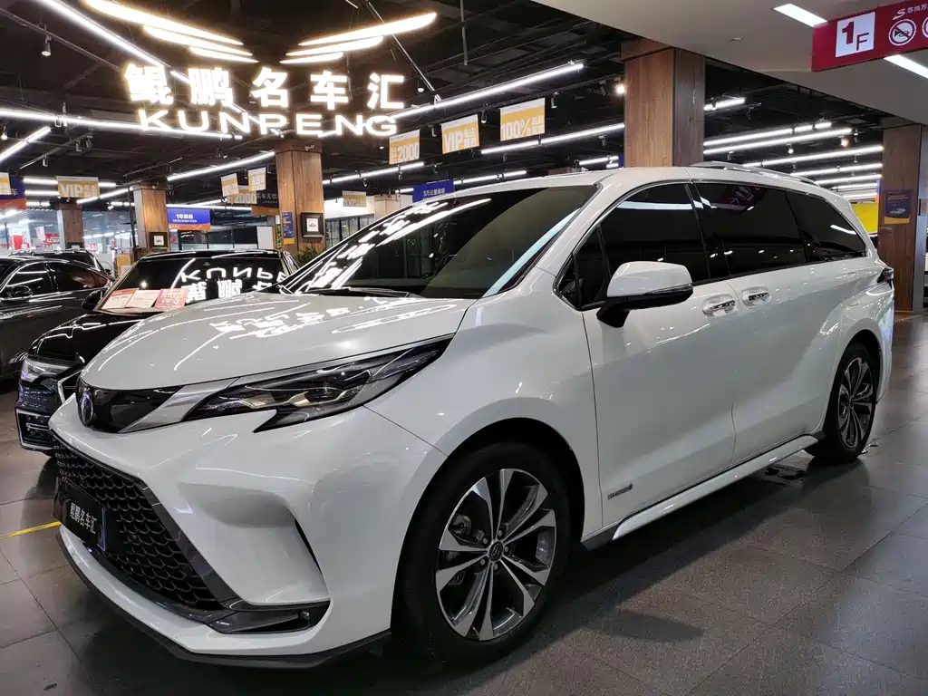 Toyota Granvia 2023