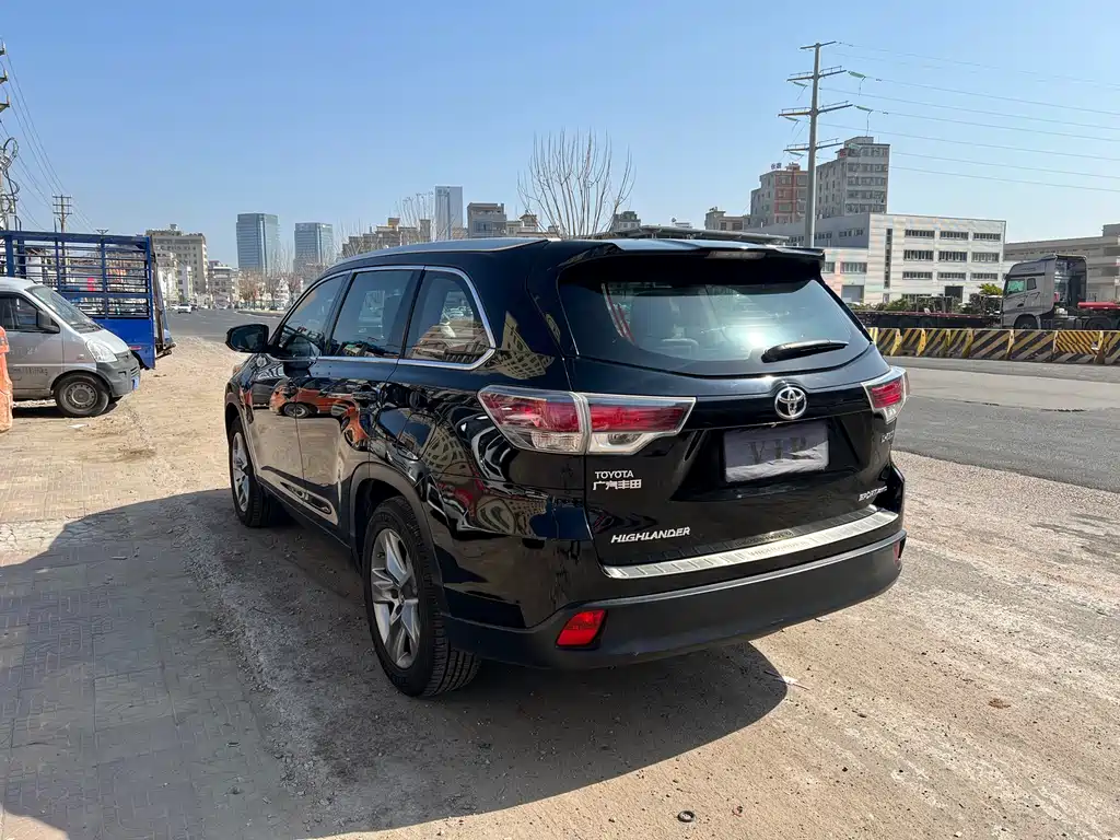 Toyota Highlander 2015 — фото 36