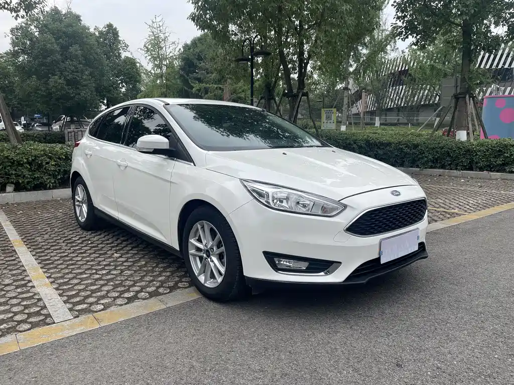 Ford Focus 2018 — фото 3
