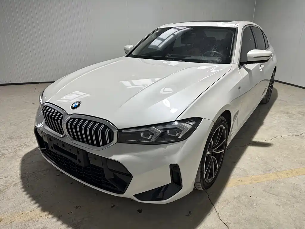 BMW 3 Series 2023 — фото 1