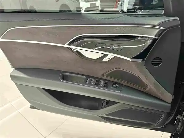 Audi A8 2023