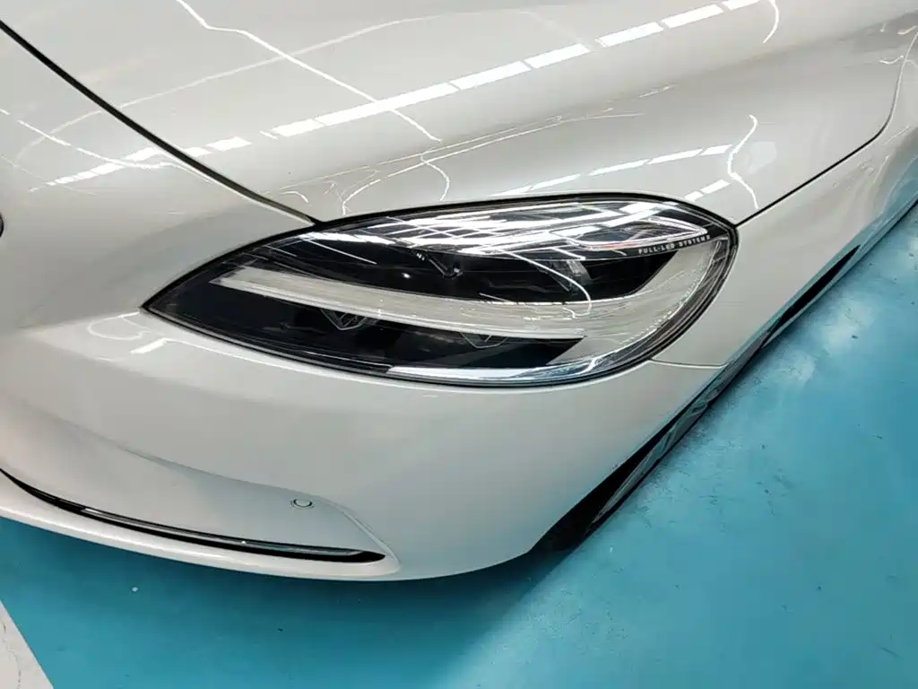 Volvo V40 2018 — фото 24
