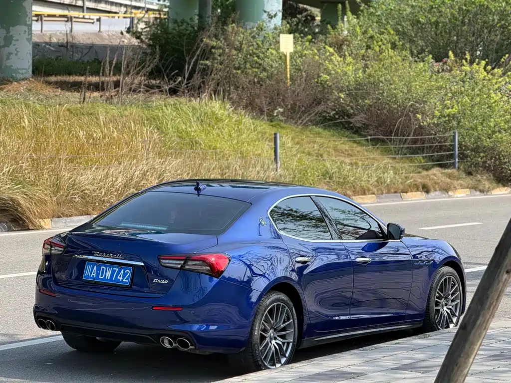 Maserati Ghibli 2021 — фото 5