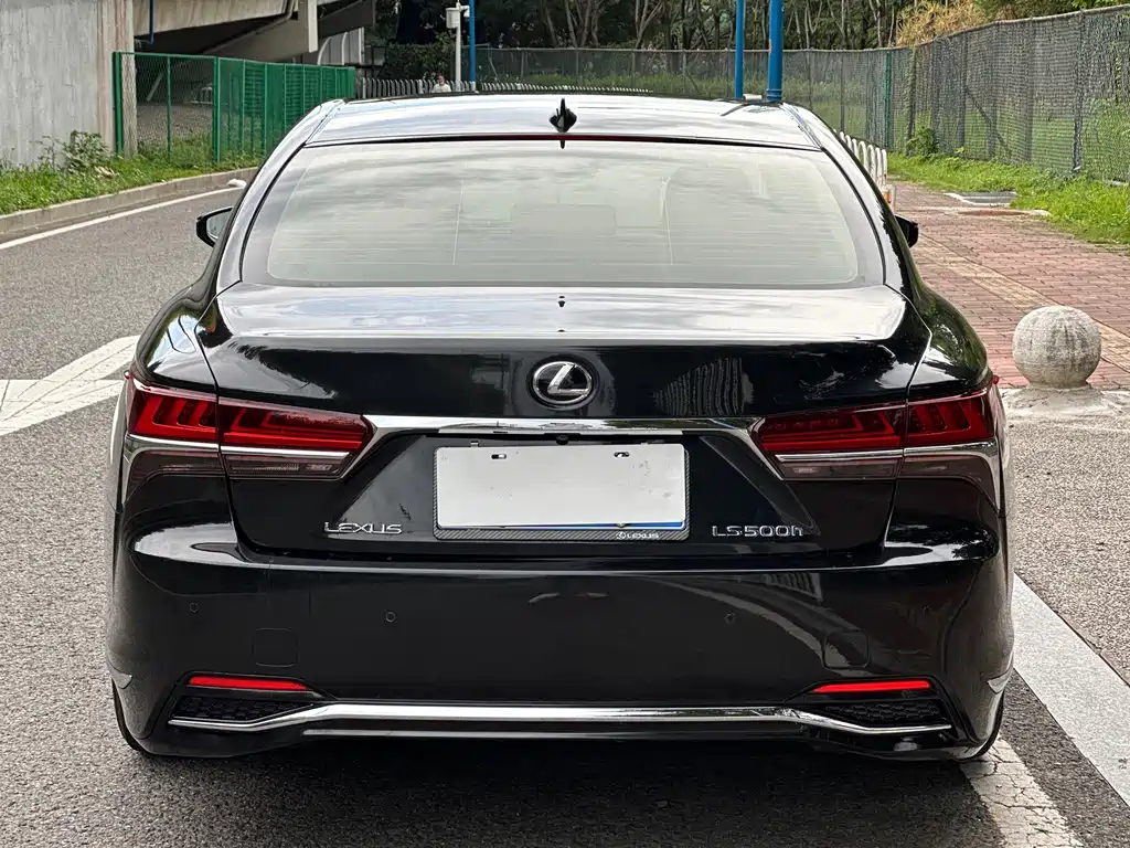 Lexus LS 2018 — фото 5