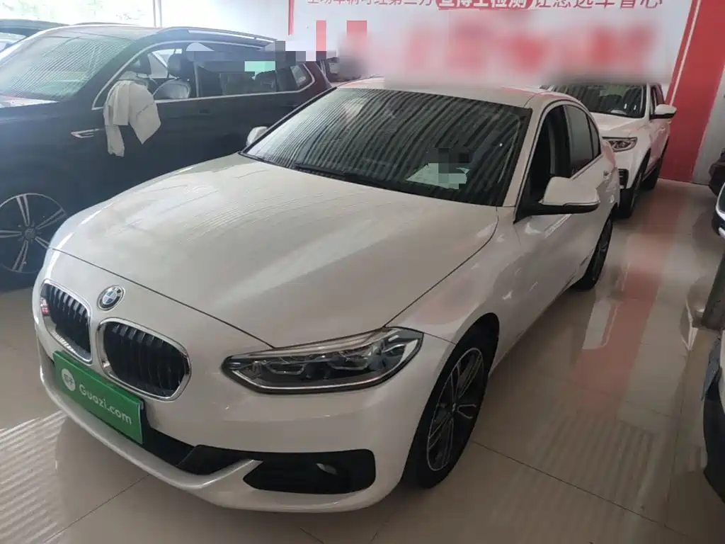 BMW 1 Series 2019 — фото 1