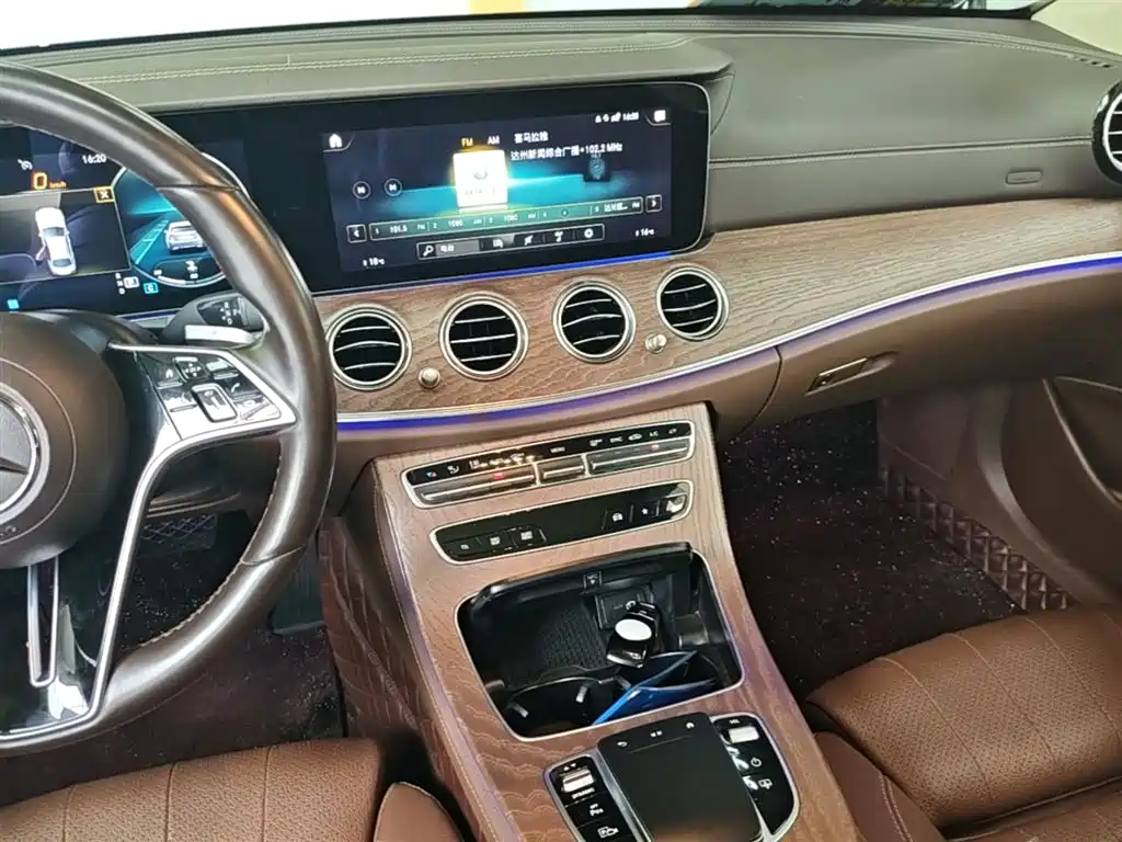 Mercedes-Benz E-Class 2022 — фото 13