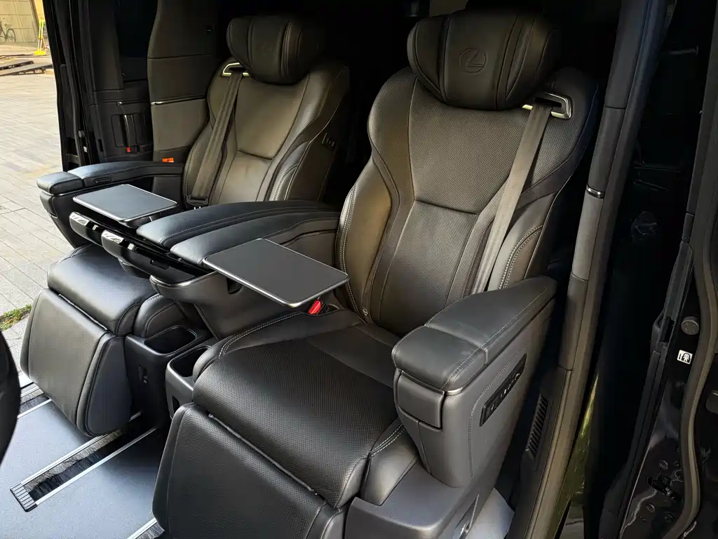 Lexus LM 2025 — фото 11