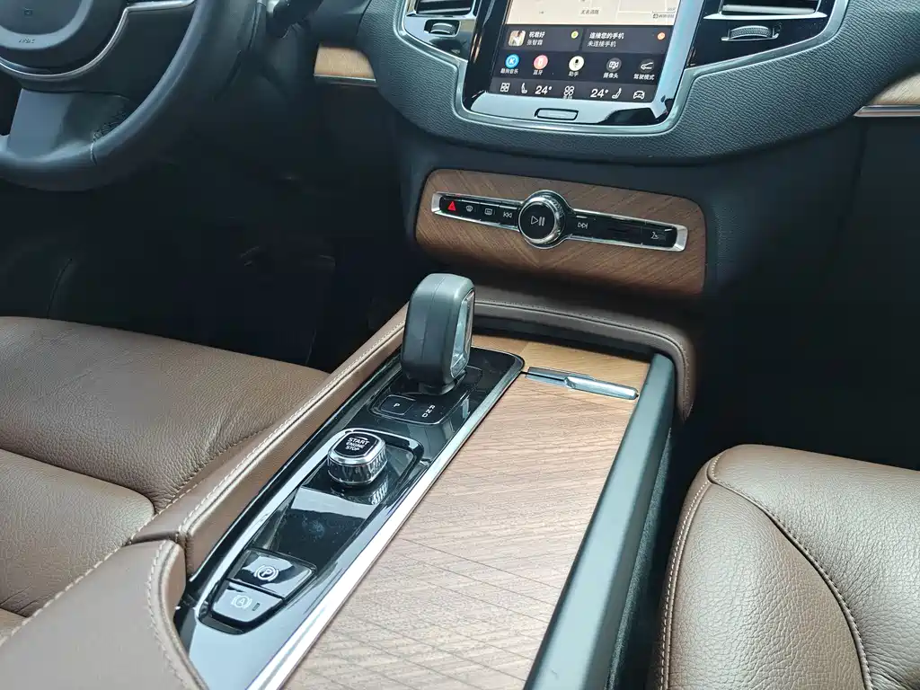 Volvo XC90 2023 — фото 14