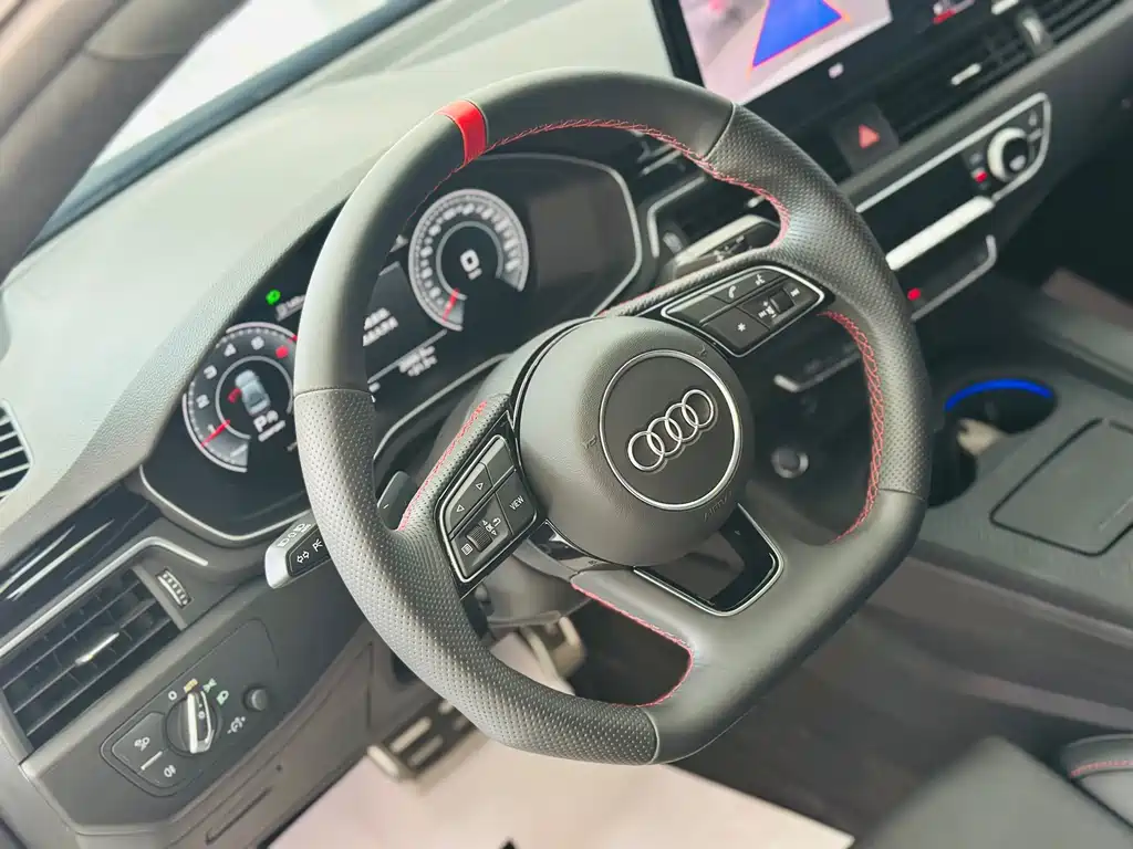 Audi A4L 2025 — фото 13
