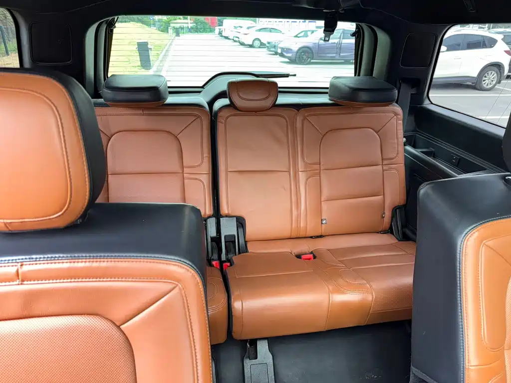 Lincoln Navigator 2021 — фото 12